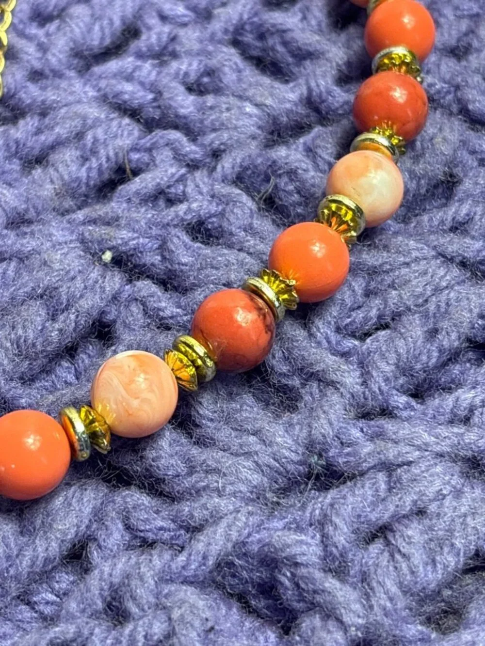 Orange White Swirled Plastic Beaded Goldtone Choker Collar Necklace 13 - 15.5 in
